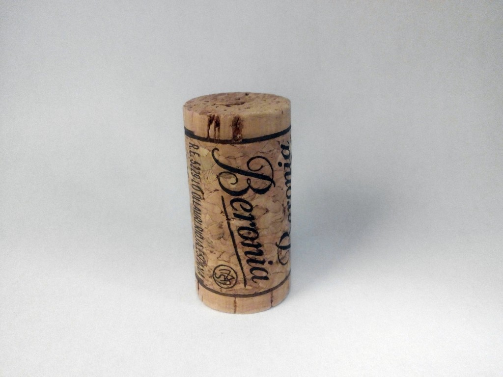 Por qué las botellas de vino tienen tapones de corcho