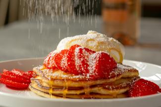 Fluffy Pancakes, Strawberries, Cream & Honey